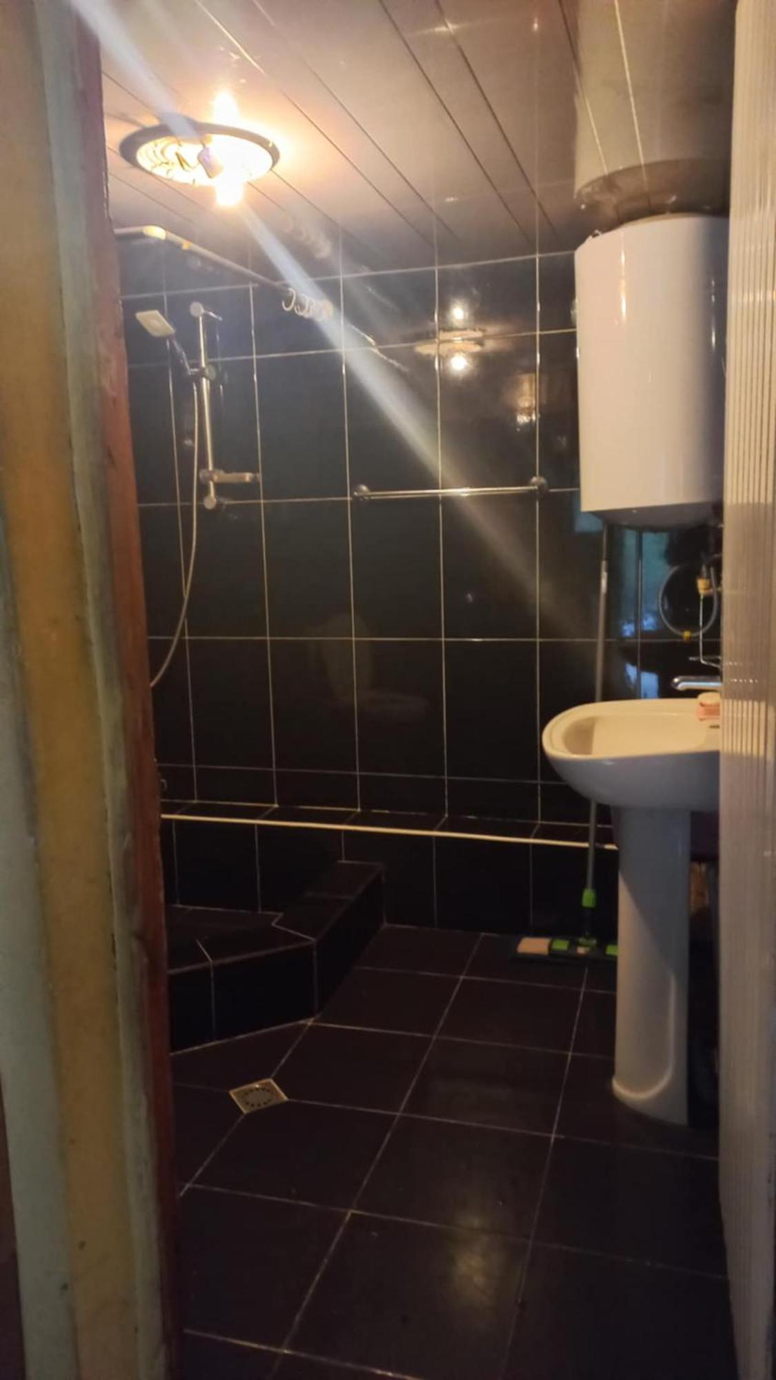 Bezengi Guest House Lalkhori Luaran gambar